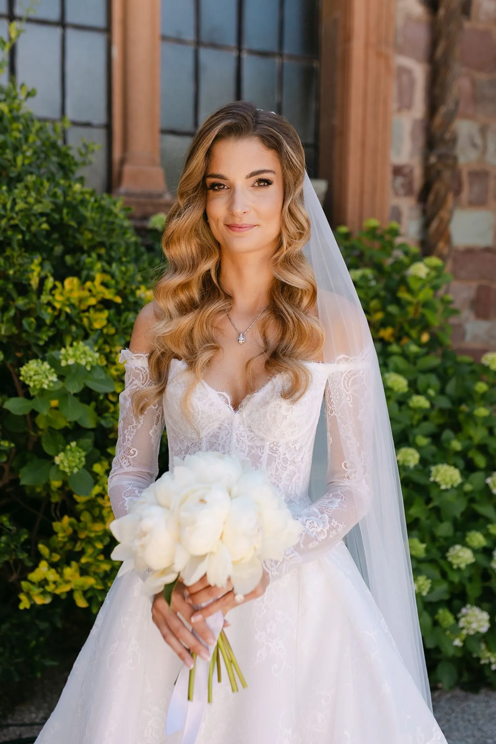 Bridal hairstyle in Monaco by Khrysty Burych, hairstylist Côte d'Azur